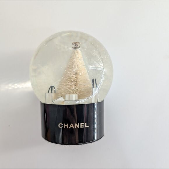 CHANEL Snow Globe with Cream and Black Accents - Picture 1 of 9